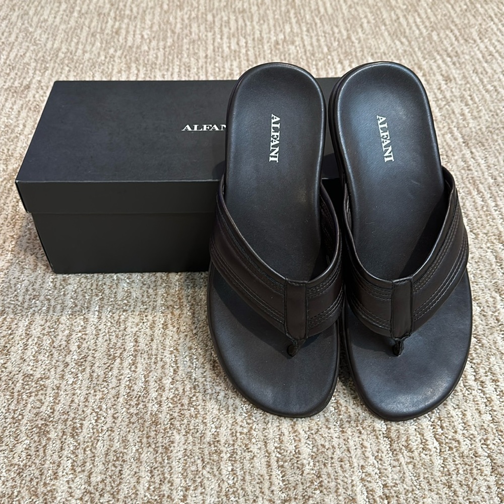 Alfani | Like New! Fresca Leather Flip Flops 11